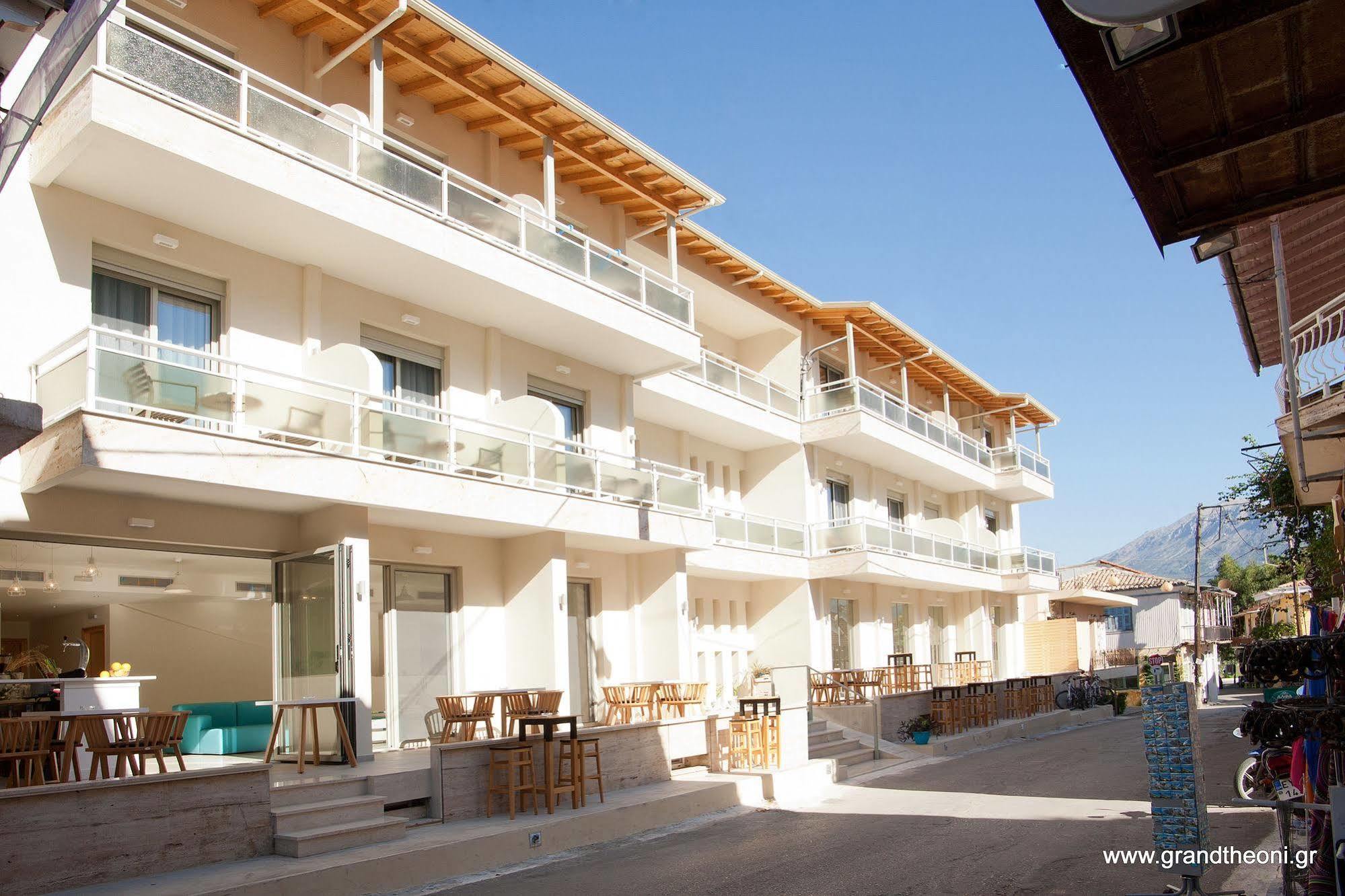 Grand TheoNi Boutique Hotel&Spa Vasiliki Extérieur photo