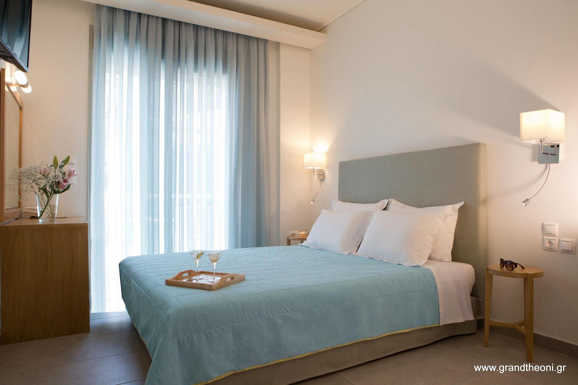 Grand TheoNi Boutique Hotel&Spa Vasiliki Extérieur photo